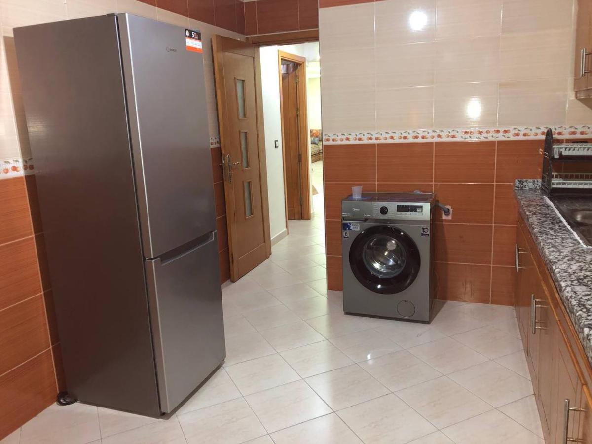 NOUVEAU Appartement très propre a coté de MARJANE Tangeri Esterno foto